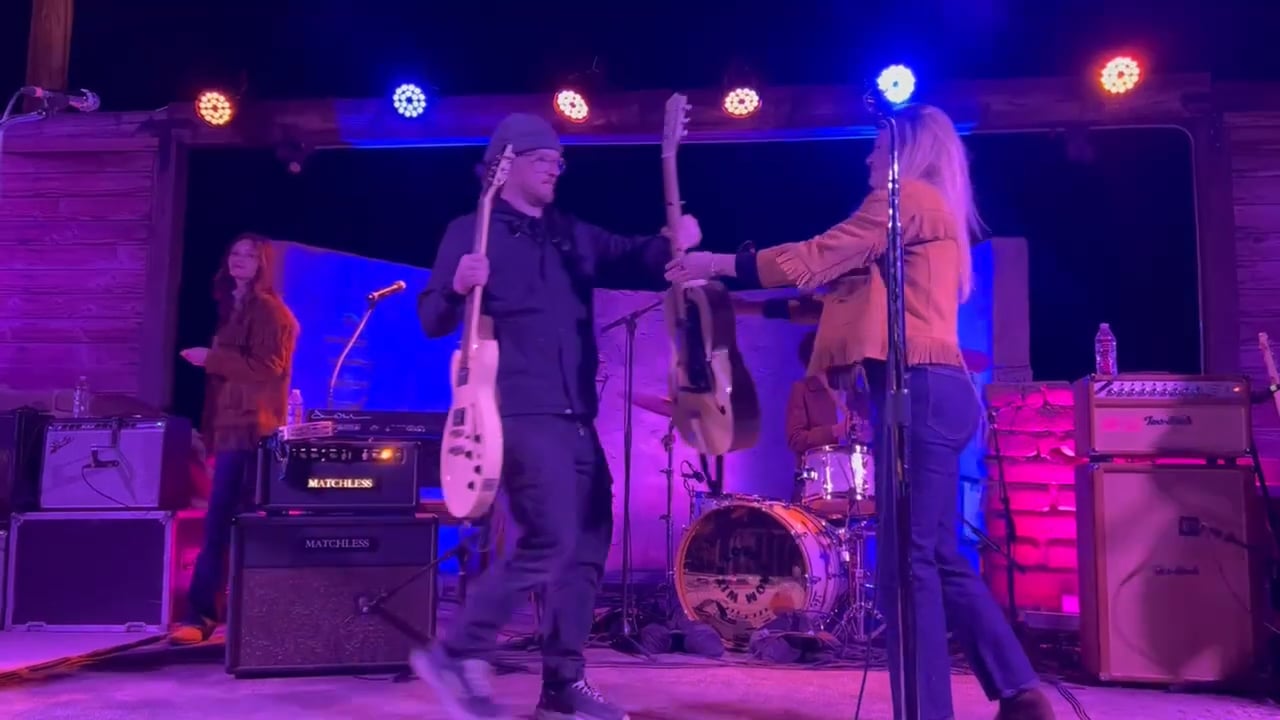 Aly & AJ – Pappy & Harriet’s Palace, Pioneertown, CA – March 2023 (1)
