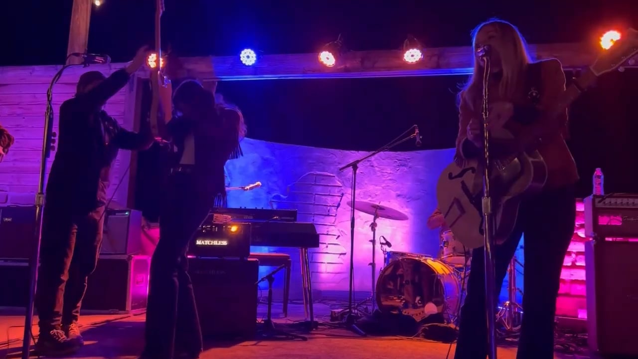 Aly & AJ – Pappy & Harriet’s Palace, Pioneertown, CA – March 2023 (3)
