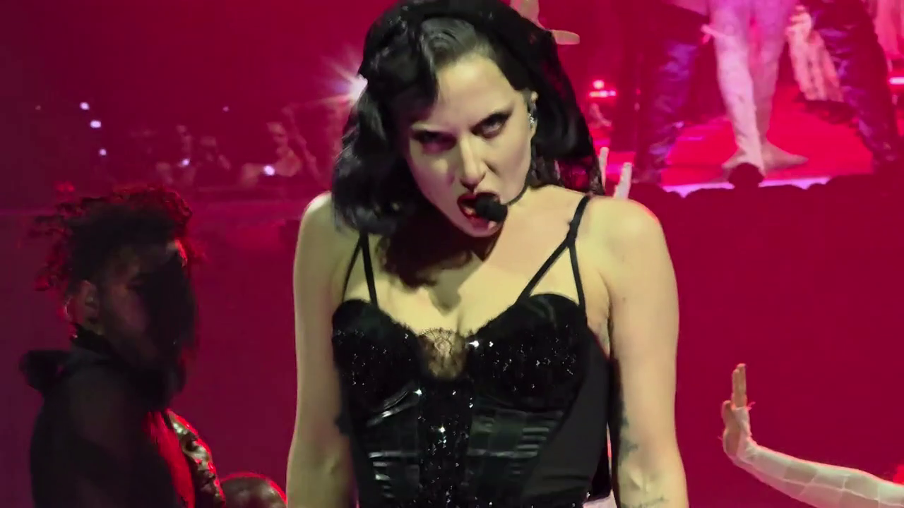 Lady Gaga Vegas 2025 (18)
