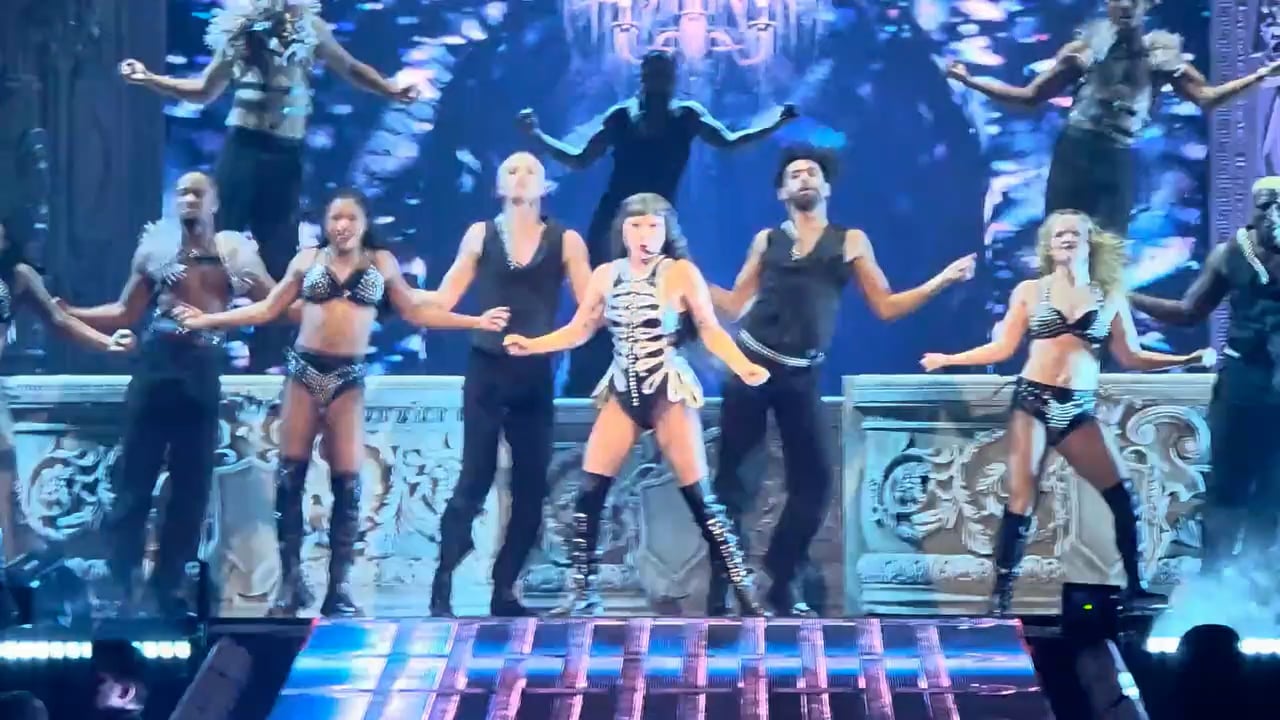 Lady Gaga Vegas 2025 (3)
