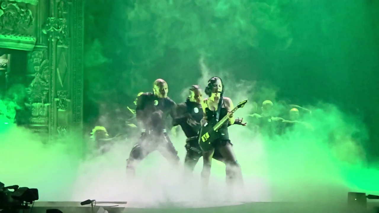 Lady Gaga Vegas 2025 (4)
