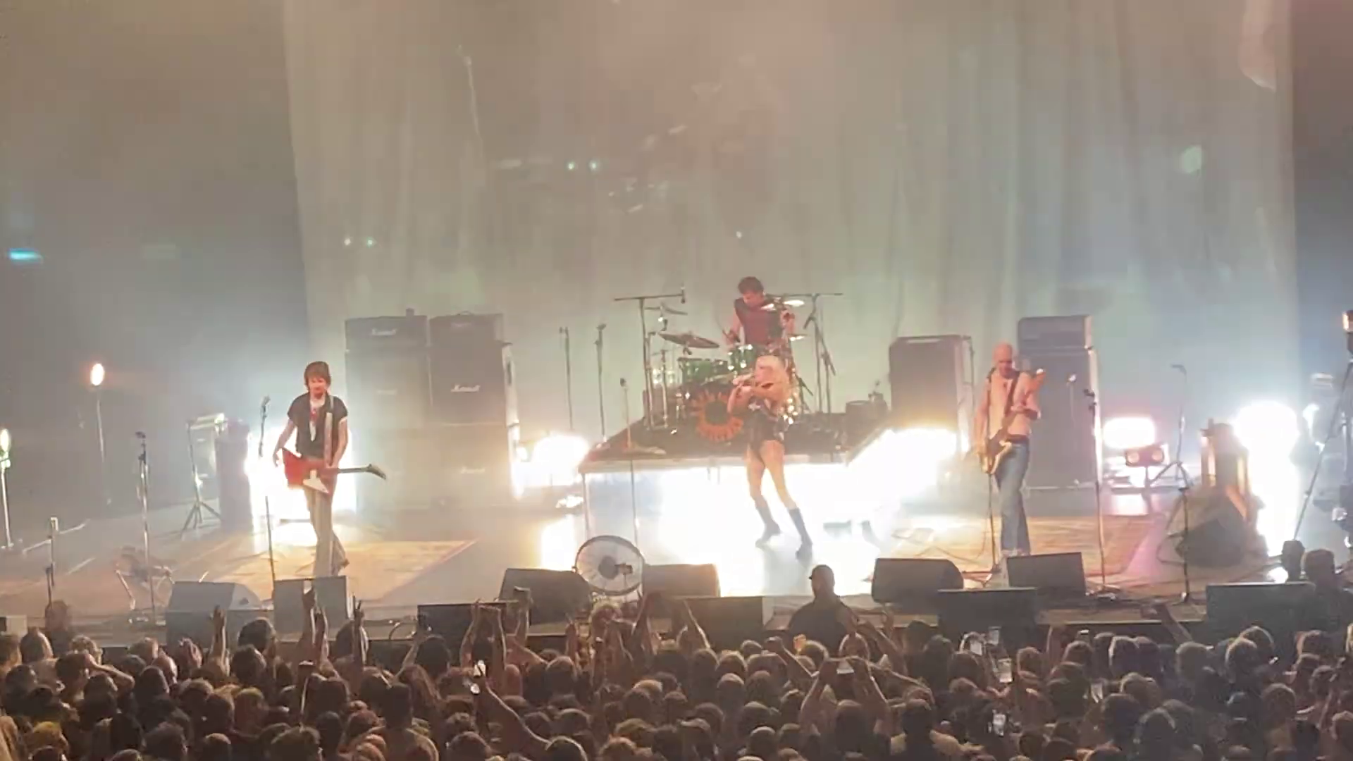 Amyl and The Sniffers Boston 2025 (20)
