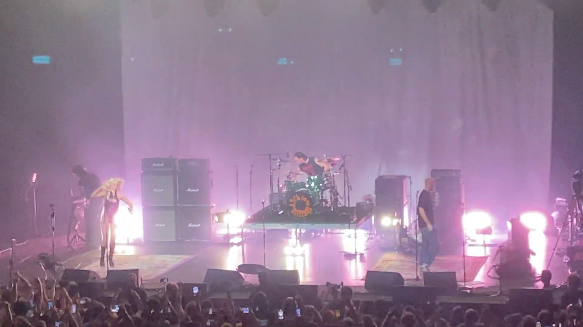 Amyl and The Sniffers Boston 2025 (26)
