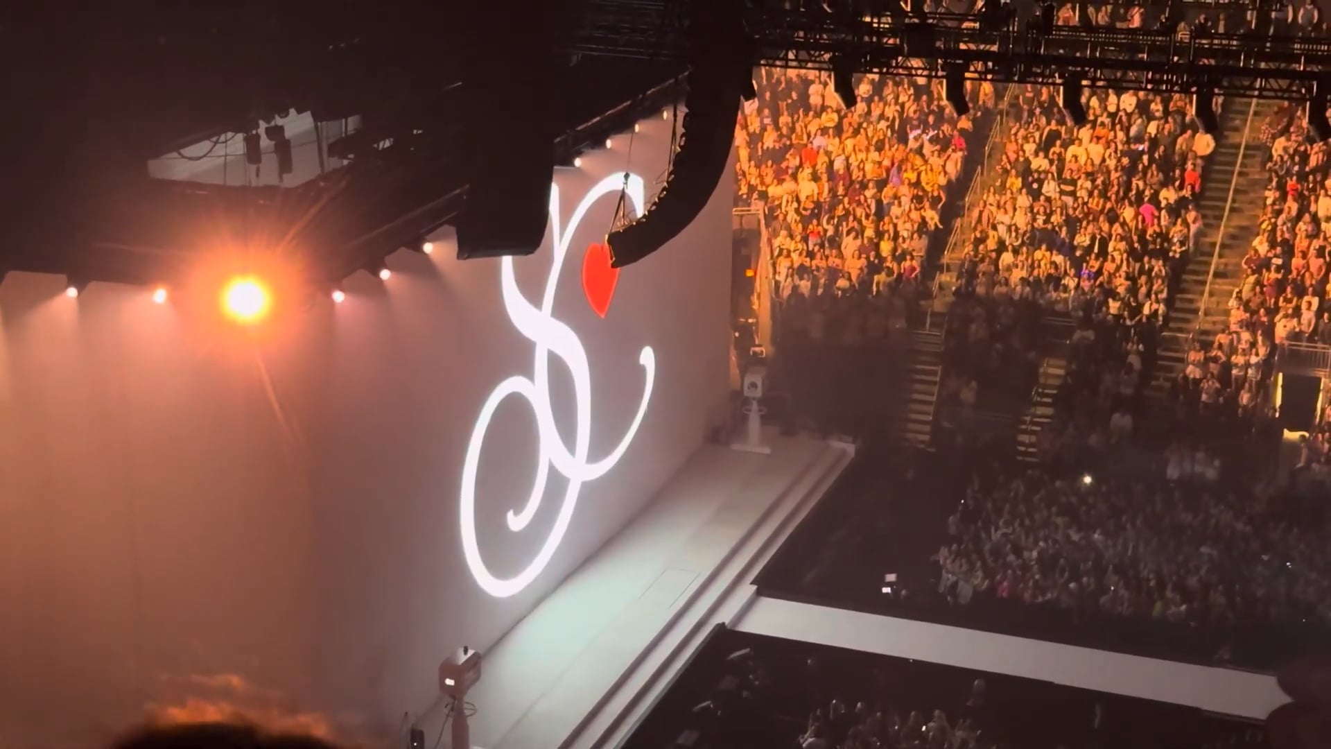 Sabrina Carpenter - Pittsburgh 2025 (13)
