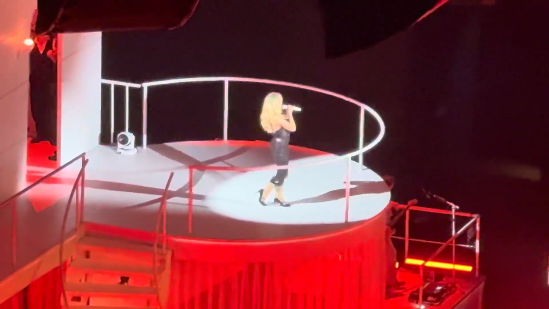 Sabrina Carpenter - Pittsburgh 2025 (3)
