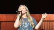 Kelly_Clarkson_Vegas_2025_281829.jpg