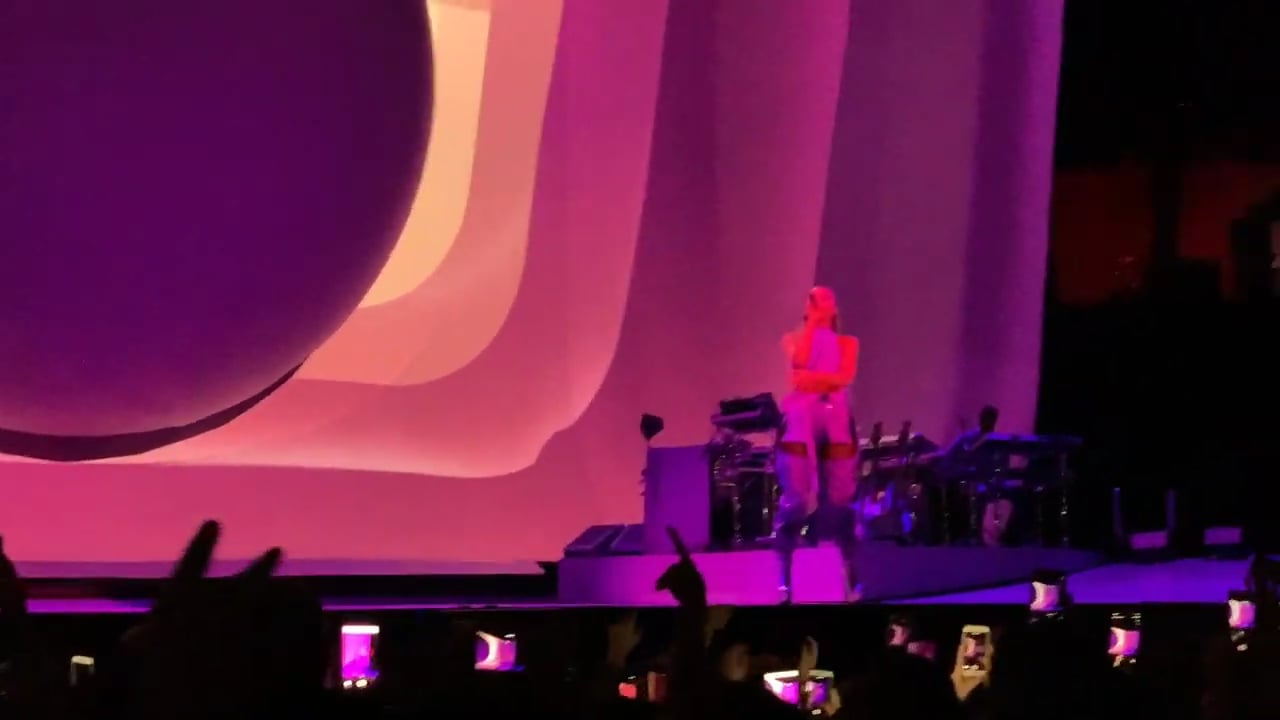 Ariana Grande – Nassau Veterans Memorial Coliseum, November 9th, 2019 (1)
