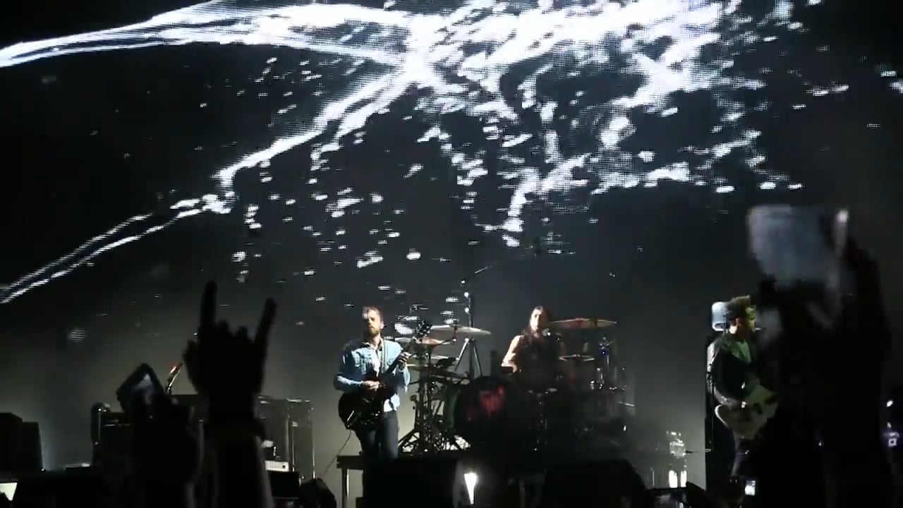 Kings of Leon – MGM Resorts Village, Las Vegas, September 2014 (11)
