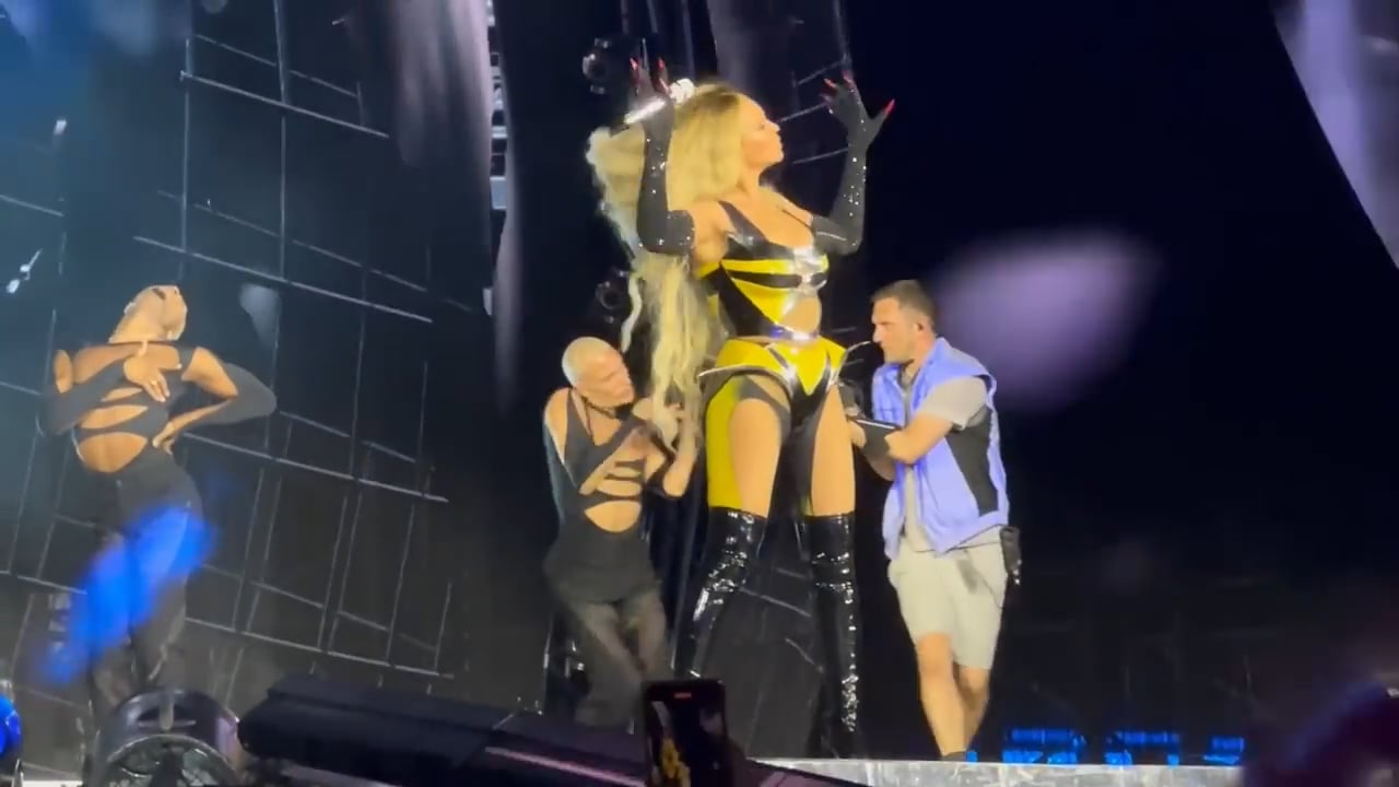 Beyonce – MetLife Stadium, East Rutherford, NJ 2023 (2)
