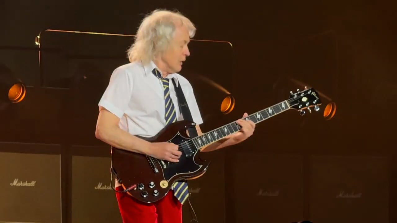 AC_DC-Rose-Bowl-2025-1
