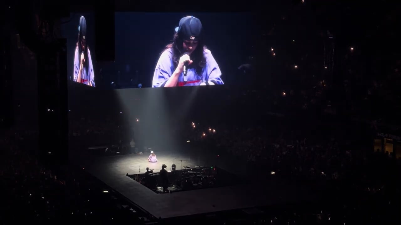 Billie Eilish – Kia Forum, December 2024 (10)
