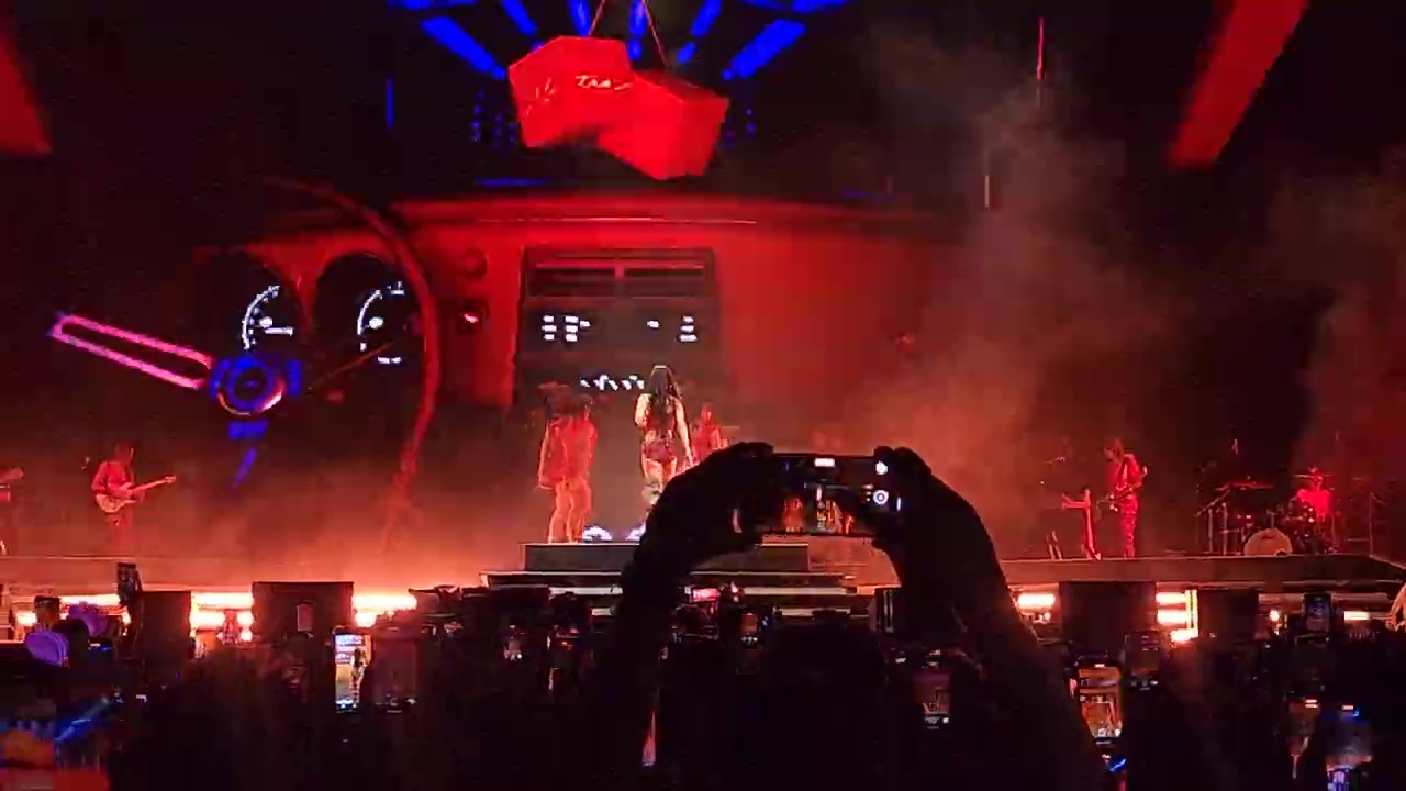 Jennie-Coachella-2025-19
