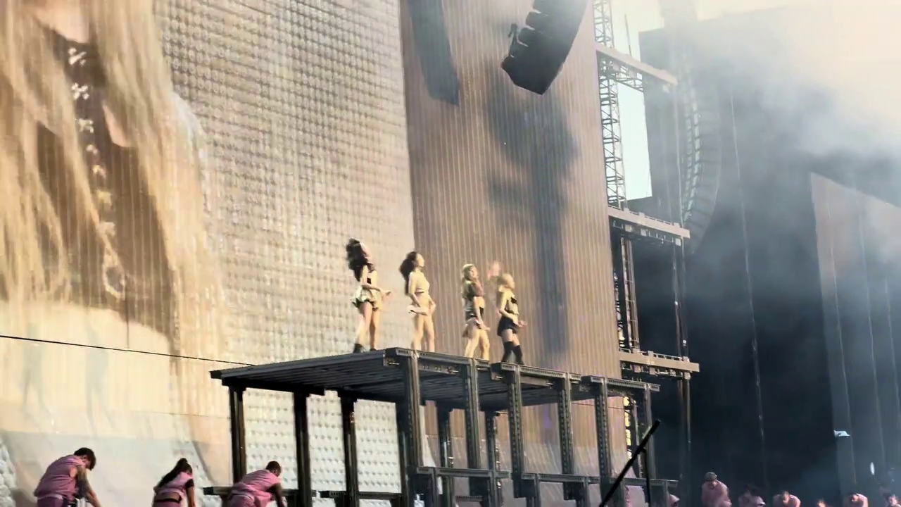 BLACKPINK Toronto 2025 (41)
