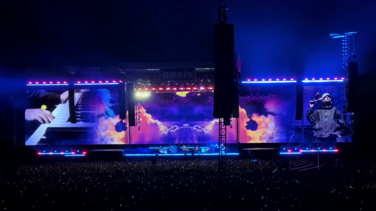 Oasis Toronto 2025 (14)
