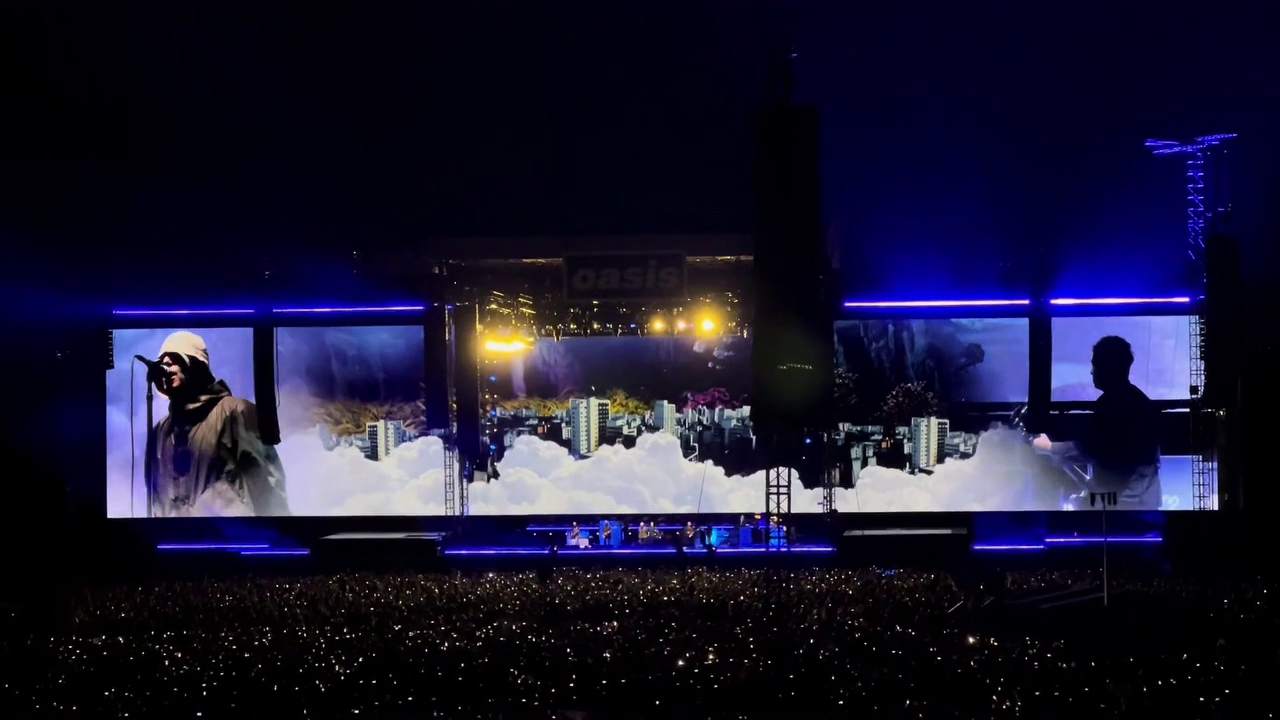 Oasis Toronto 2025 (17)
