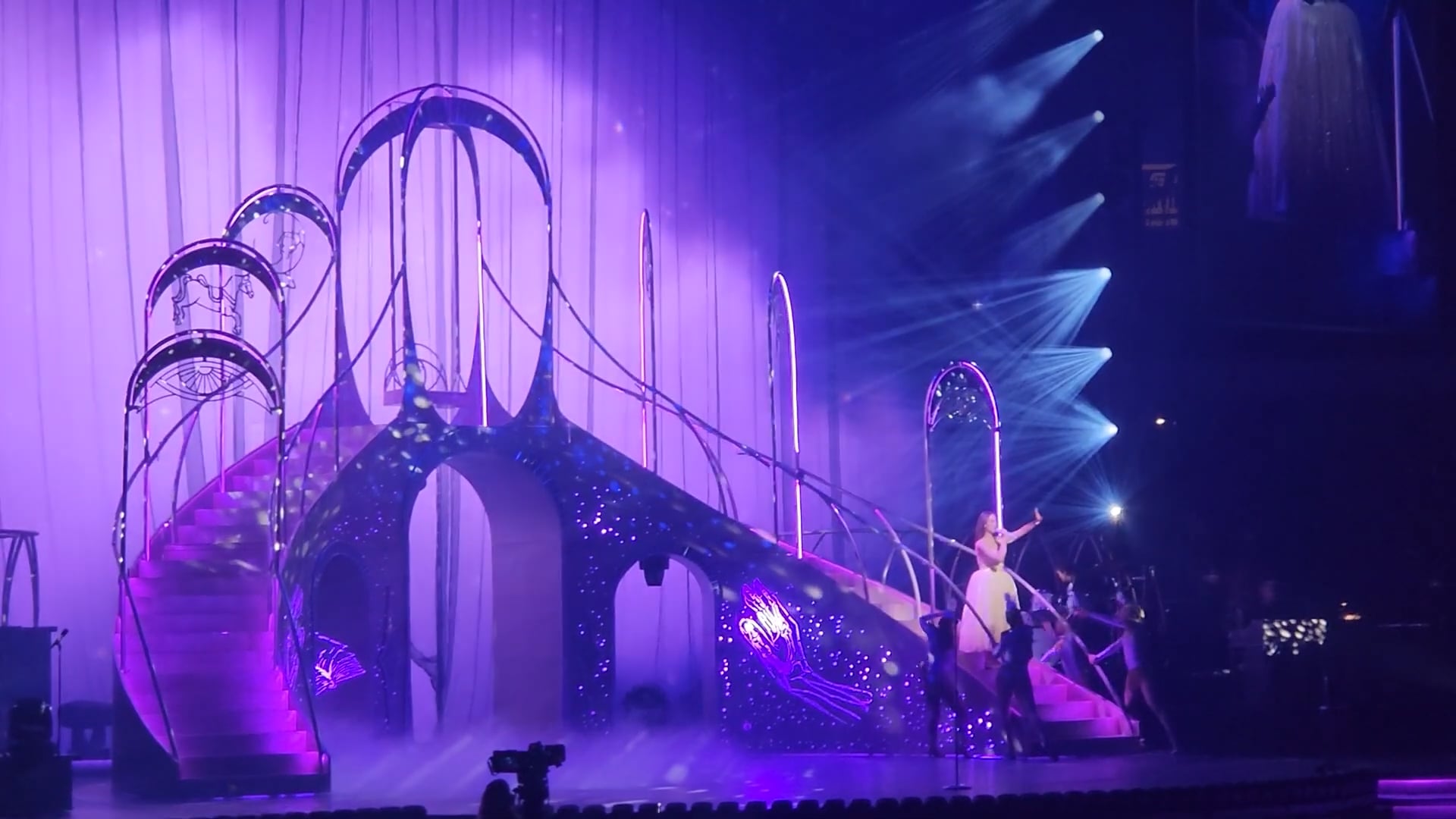 Laufey – Bridgestone Arena, Nashville, TN 2025 (11)
