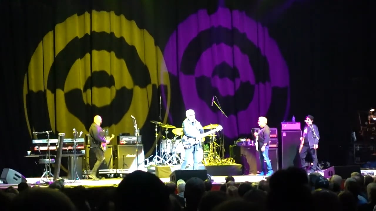 Blue Oyster Cult (4)
